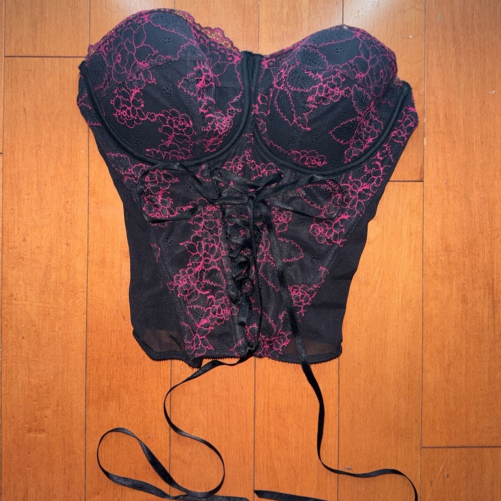 Black and pink flower lace detail corset top